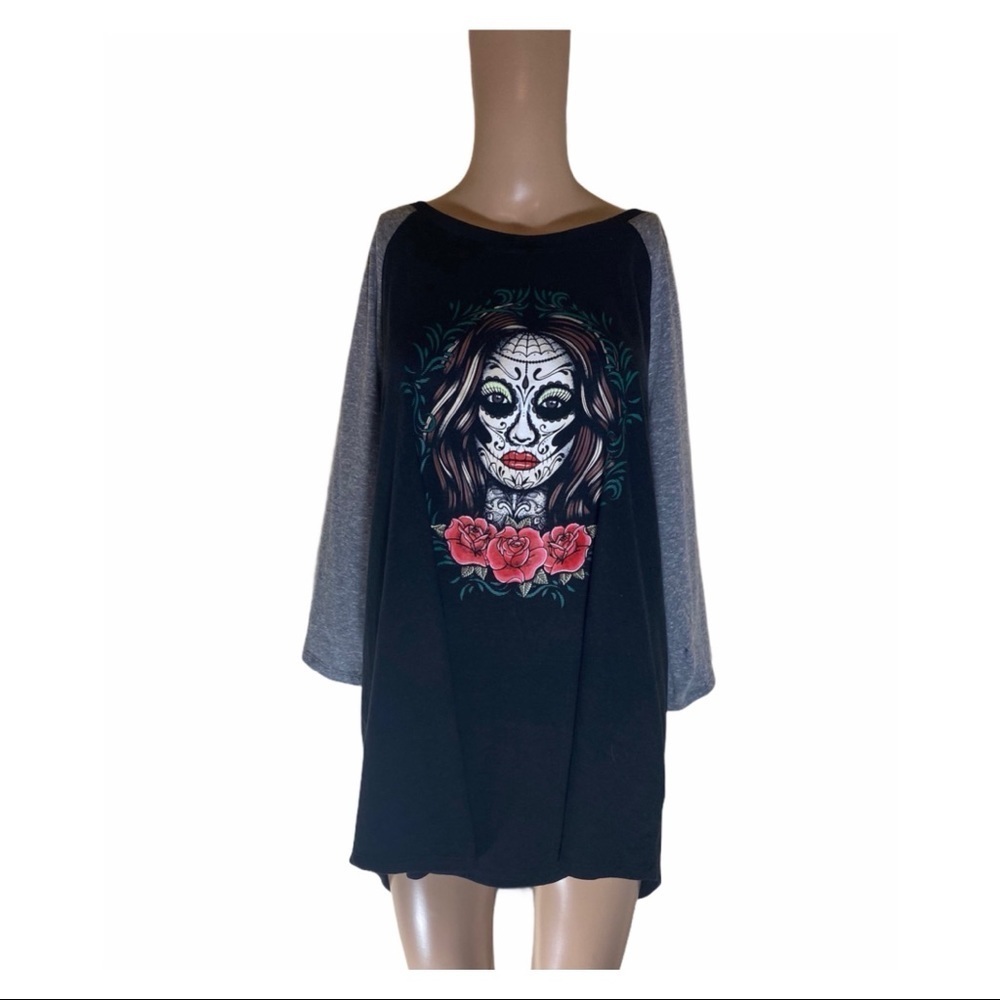 Torrid Black and Gray Long Sleeve Tee with Sugar Skull Design - Picture 4 of 7